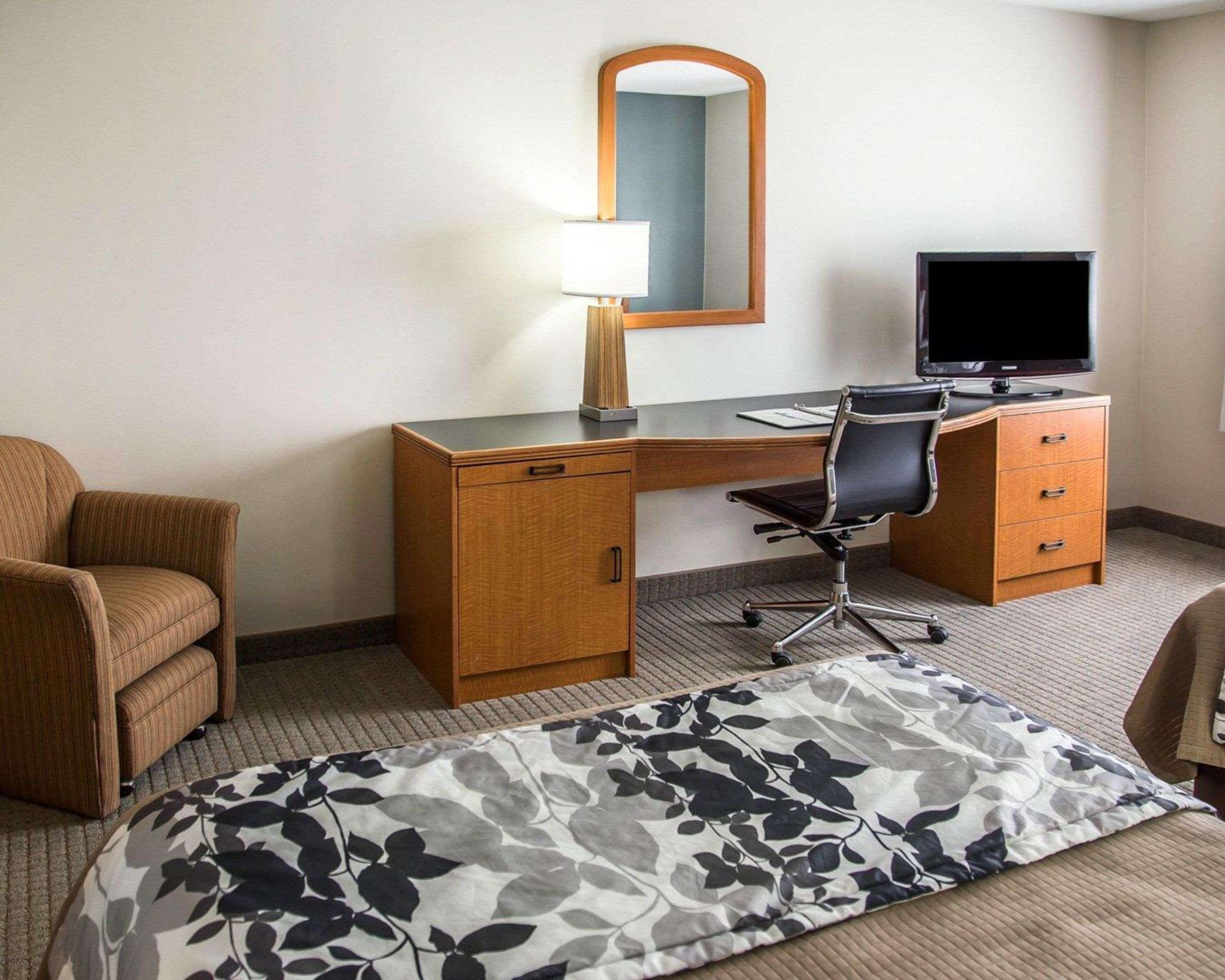 Sleep Inn & Suites Davenport - Quad Cities Екстер'єр фото